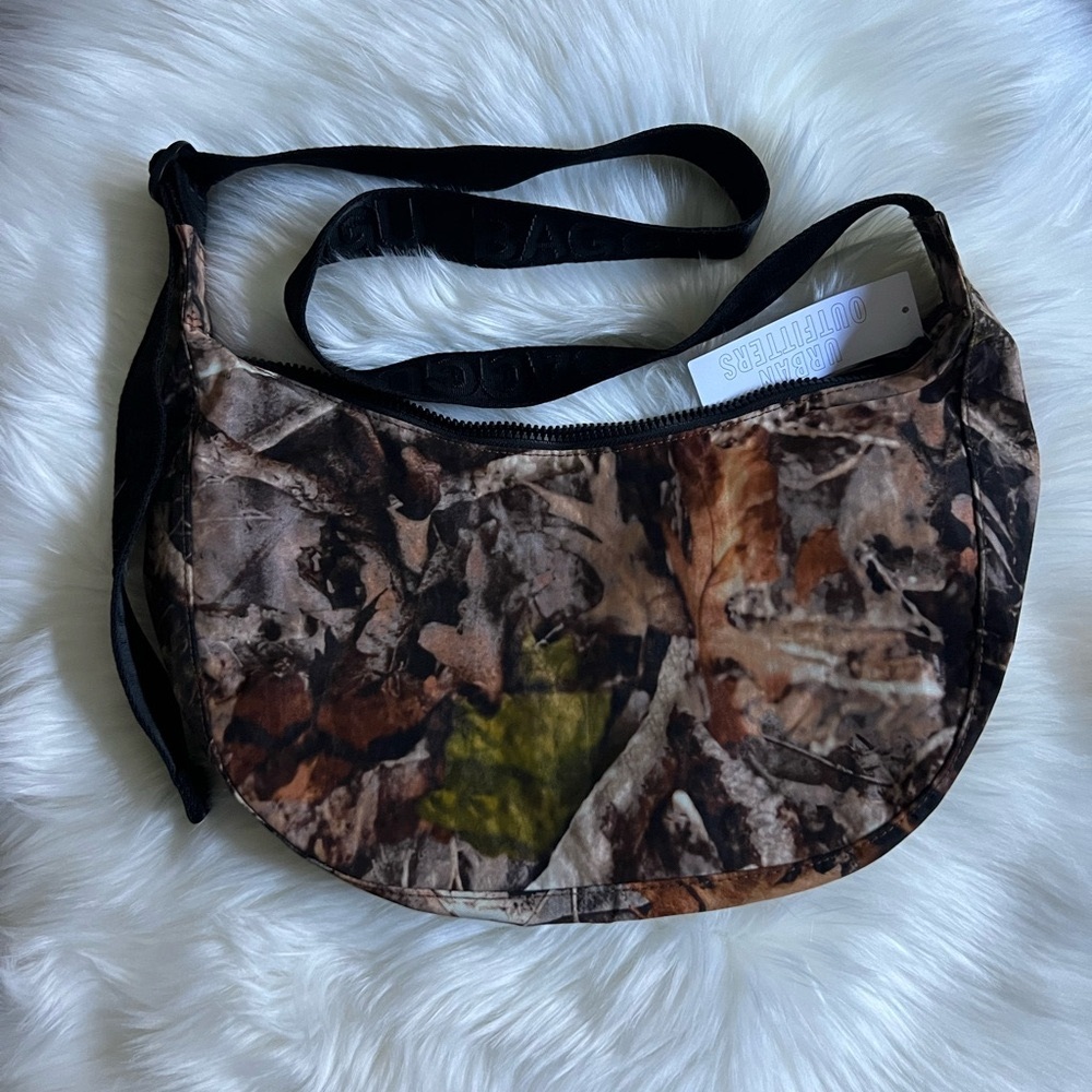 BAGGU PHOTO FORREST CRESCENT MEDIUM BAG *** RESERVED